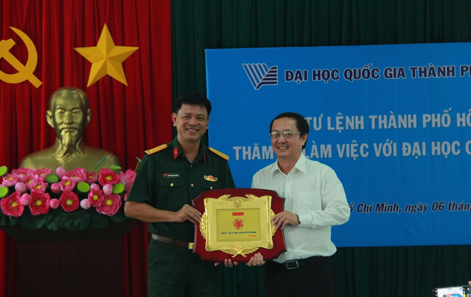Đoàn Đại Biểu Bộ Tư Lệnh Thành Phố Hồ Chí Minh Về Tham Quan Và Làm Việc Tại Đại Học Quốc Gia Thành Phố Hồ Chí Minh