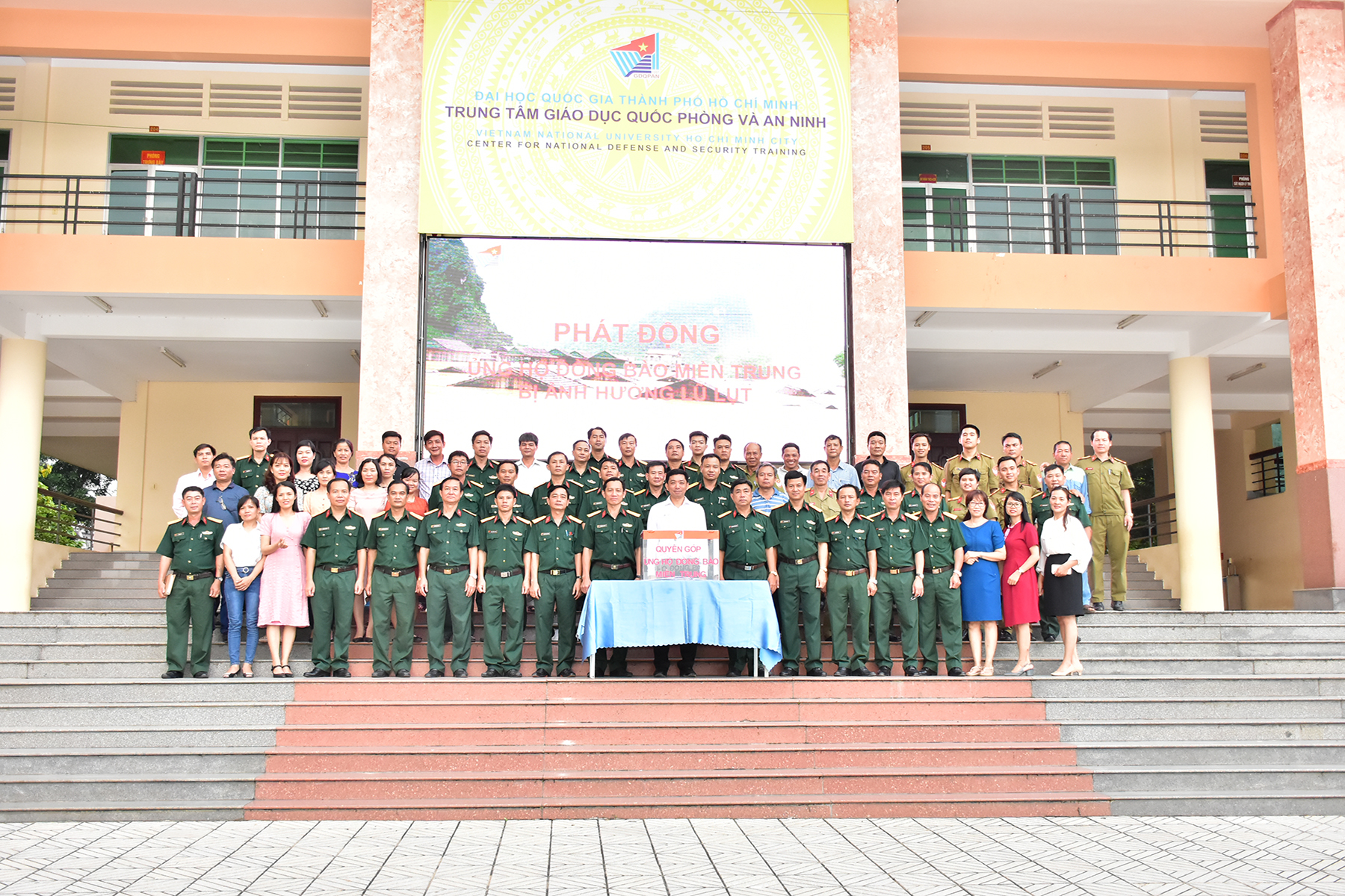 Ban Chấp hành Công đoàn Trung tâm GDQPAN-ĐHQG-HCM phát động ủng hộ đồng bào miền Trung khắc phục thiên tai.