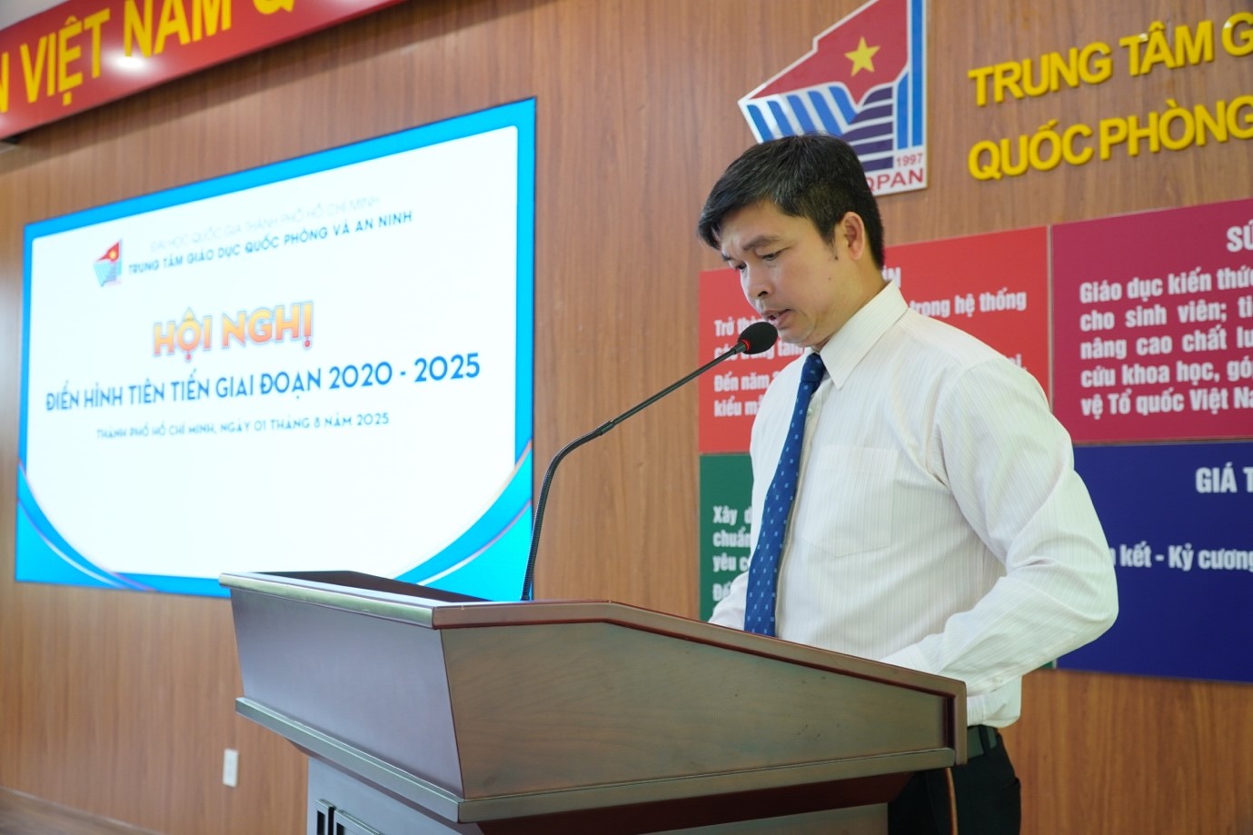 TRUNG TÂM GDQPAN, ĐHQG-HCM TỔ CHỨC THÀNH CÔNG HỘI NGHỊ ĐIỂN HÌNH TIÊN TIẾN GIAI ĐOẠN 2020 – 2025