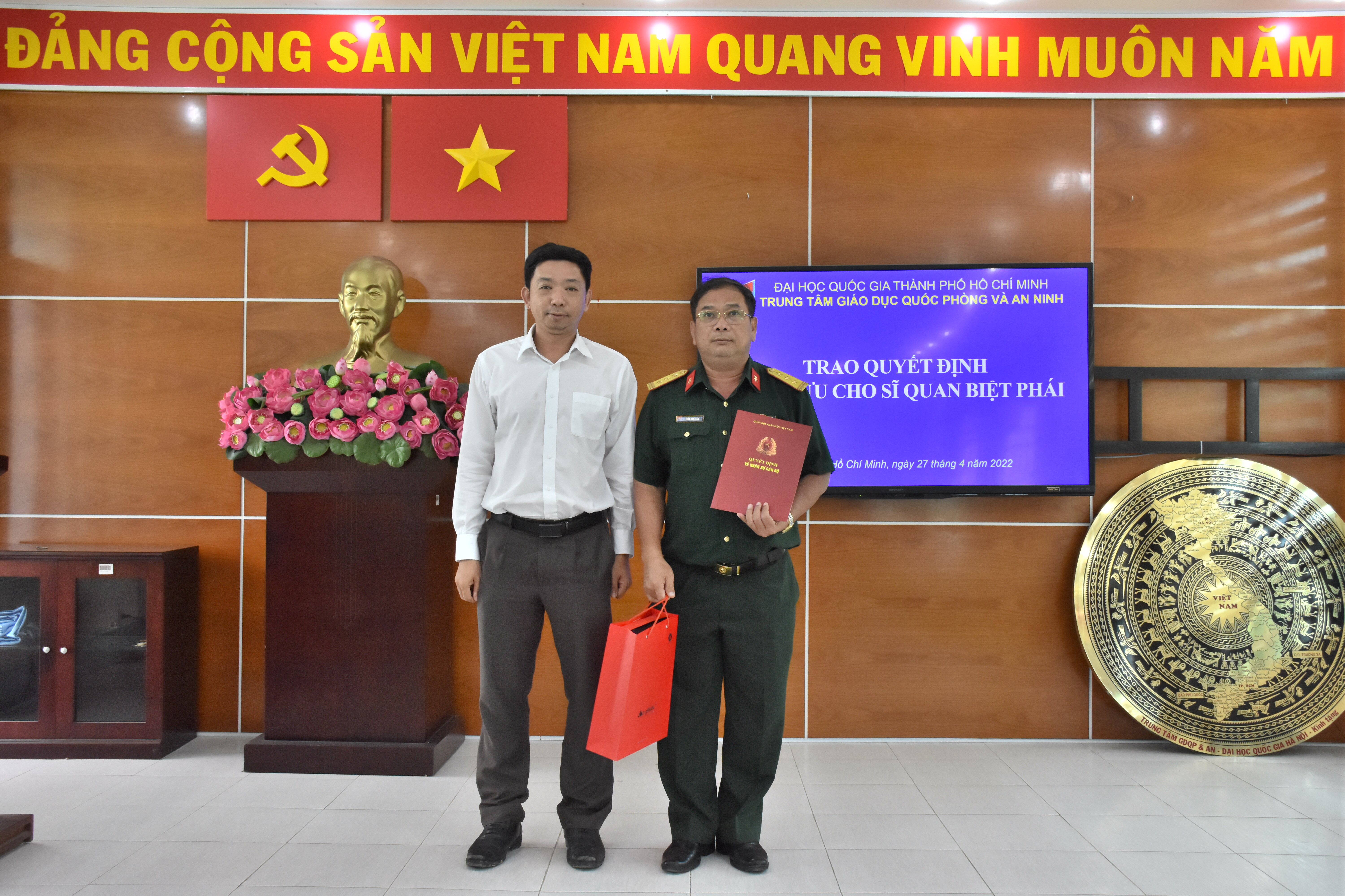 Lễ trao quyết định nghỉ hưu cho sĩ quan biệt phái