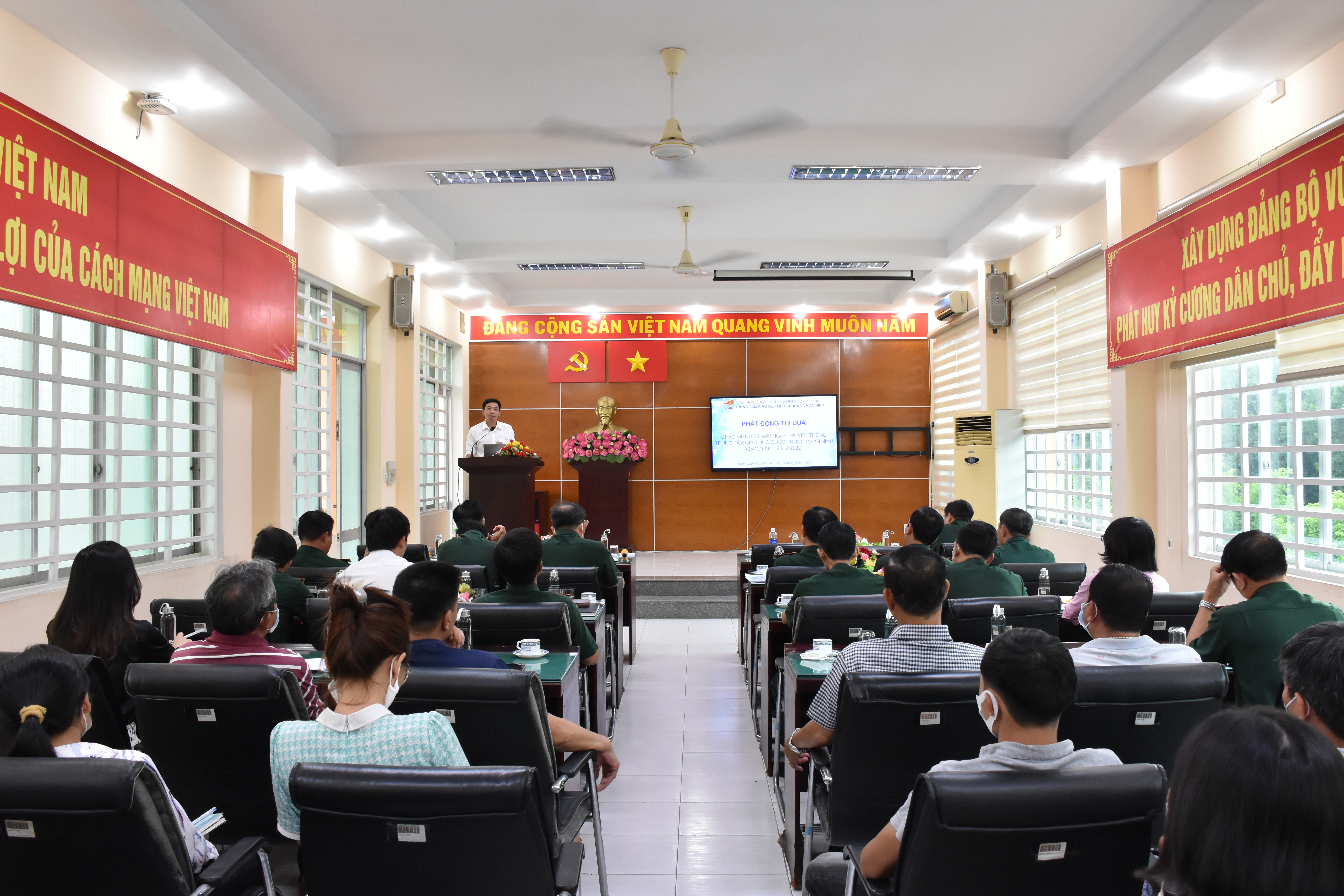 Phát động Phong trào thi đua chào mừng kỷ niệm 25 năm Ngày Truyền thống Trung tâm GDQPAN ĐHQG-HCM (25/12/1997 – 25/12/2022)