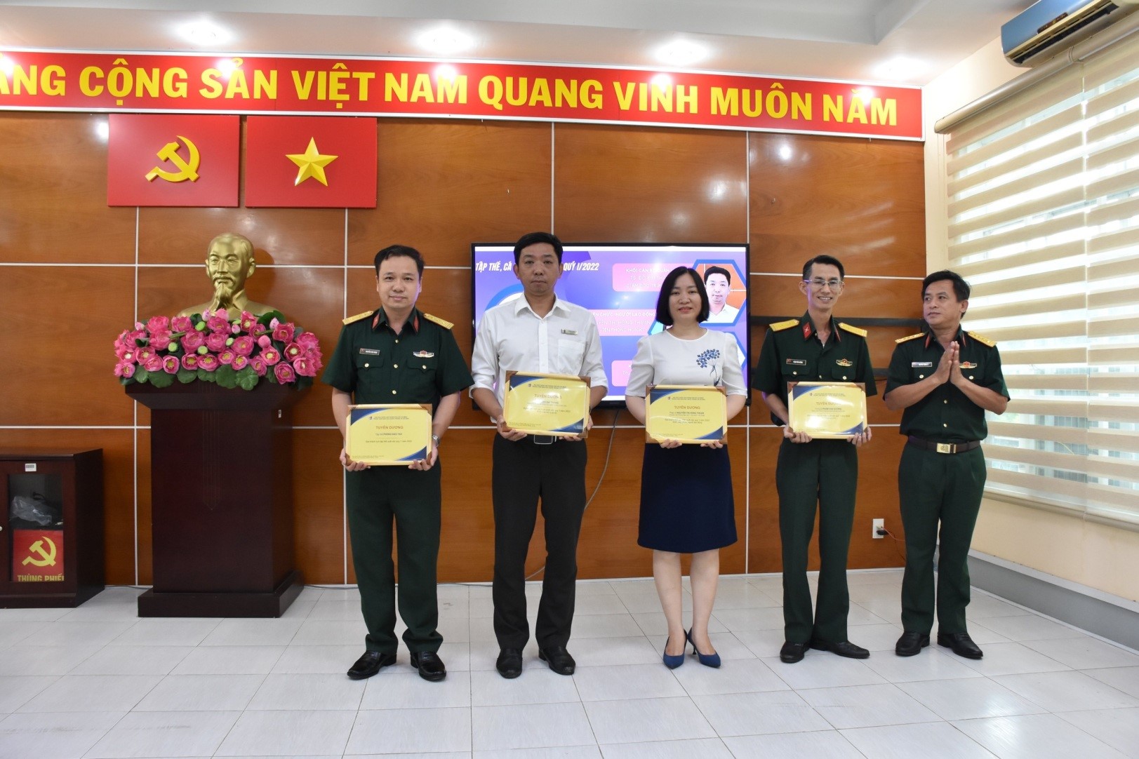 Tuyên dương tập thể, cá nhân hoàn thành xuất sắc nhiệm vụ Quý 1 năm 2022