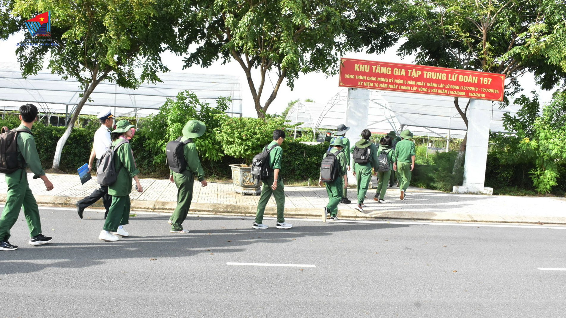 Sinh viên tham quan thực tế tại Lữ đoàn 167, Vùng 2 Hải quân