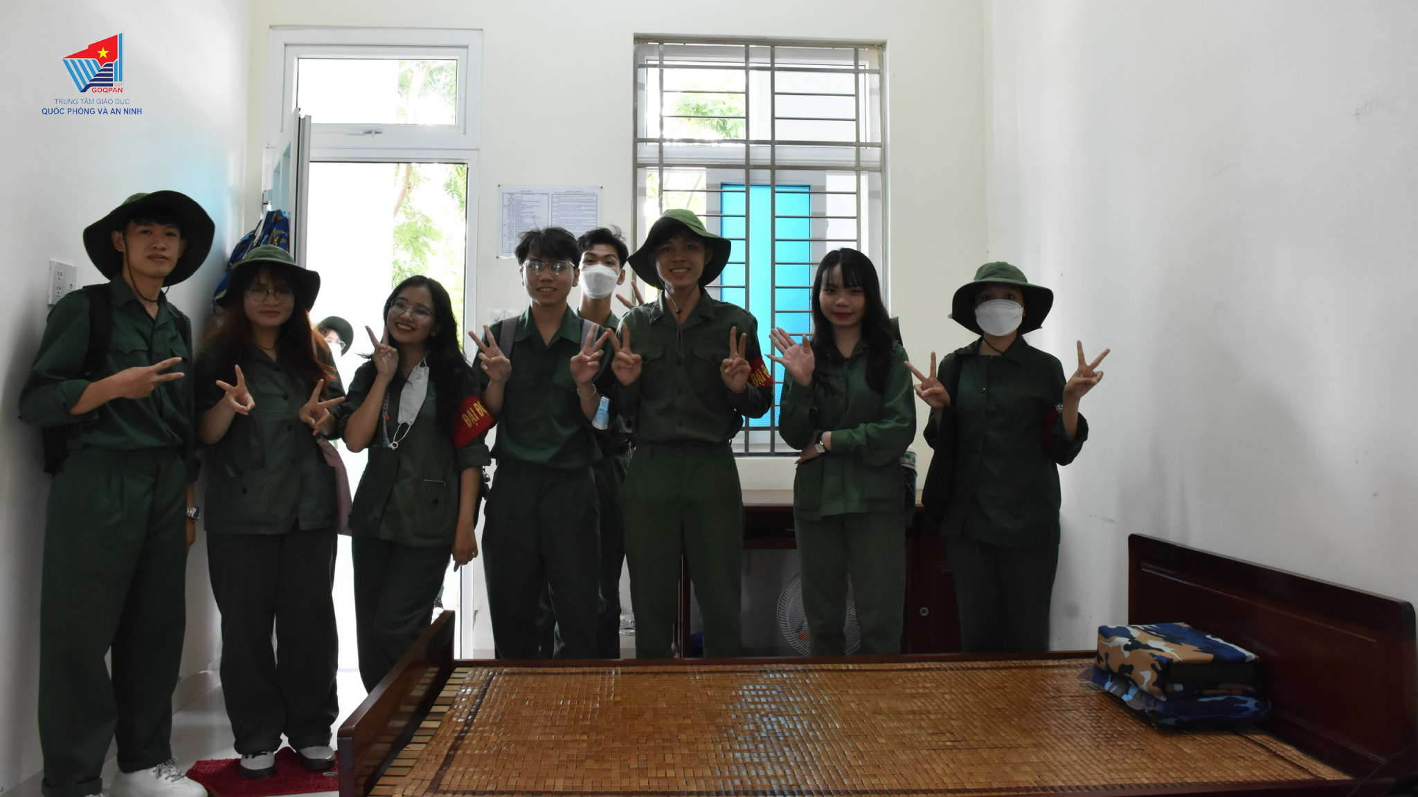 Sinh viên tham quan thực tế tại Lữ đoàn 167, Vùng 2 Hải quân