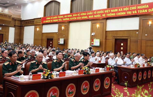 Bảo vệ Tổ quốc là tiền đề quan trọng để xây dựng và phát triển đất nước nhanh, bền vững