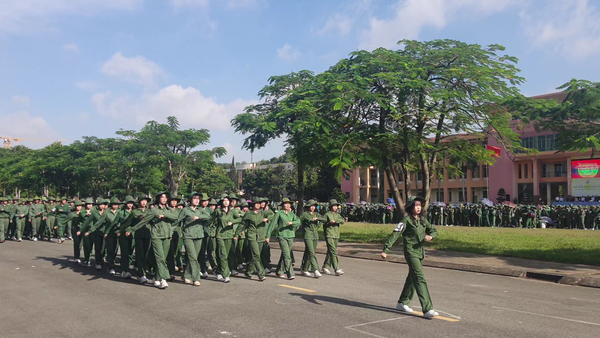 Sinh viên và Tuổi trẻ