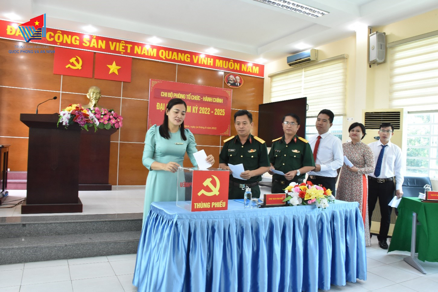 Chi bộ Phòng Tổ chức - Hành chính: Tham mưu kịp thời, có hiệu quả công tác Đảng, công tác điều hành, quản lý Trung tâm