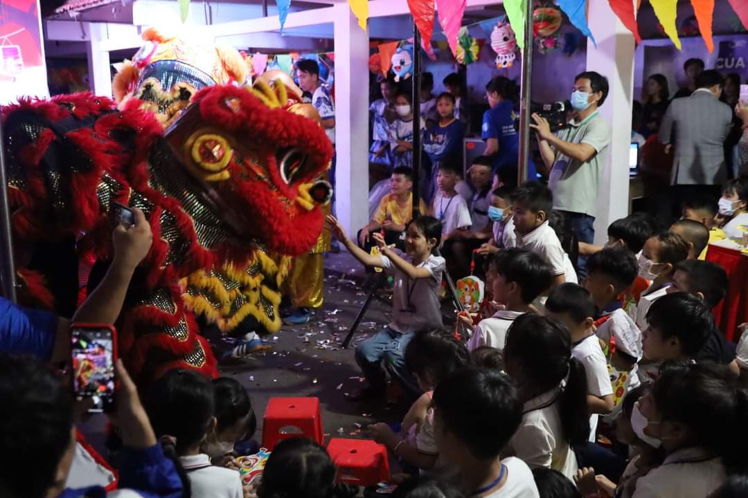 Vầng trăng ước mơ, chào mừng năm học mới