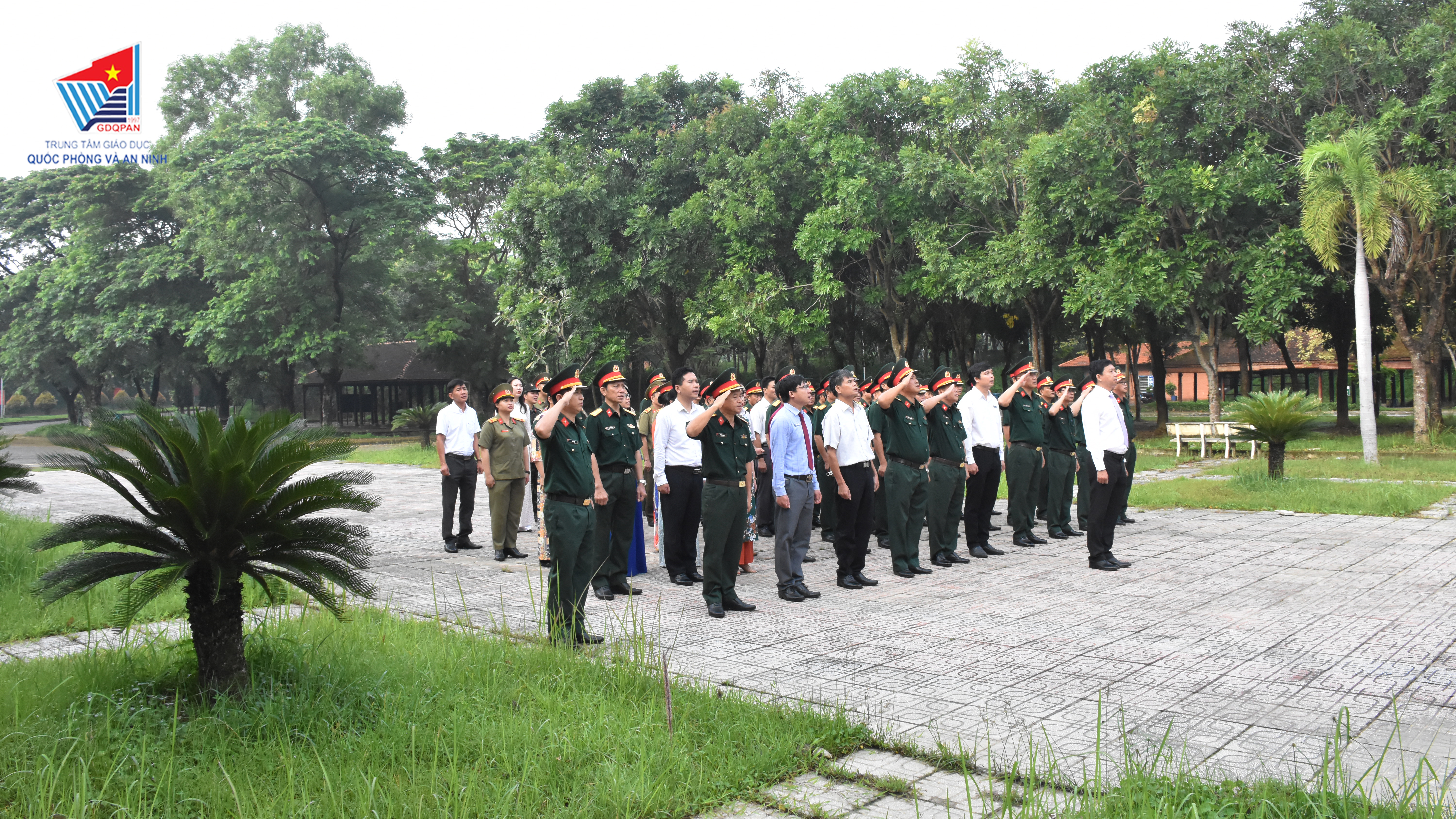 Sinh hoạt dưới cờ đầu tháng 10