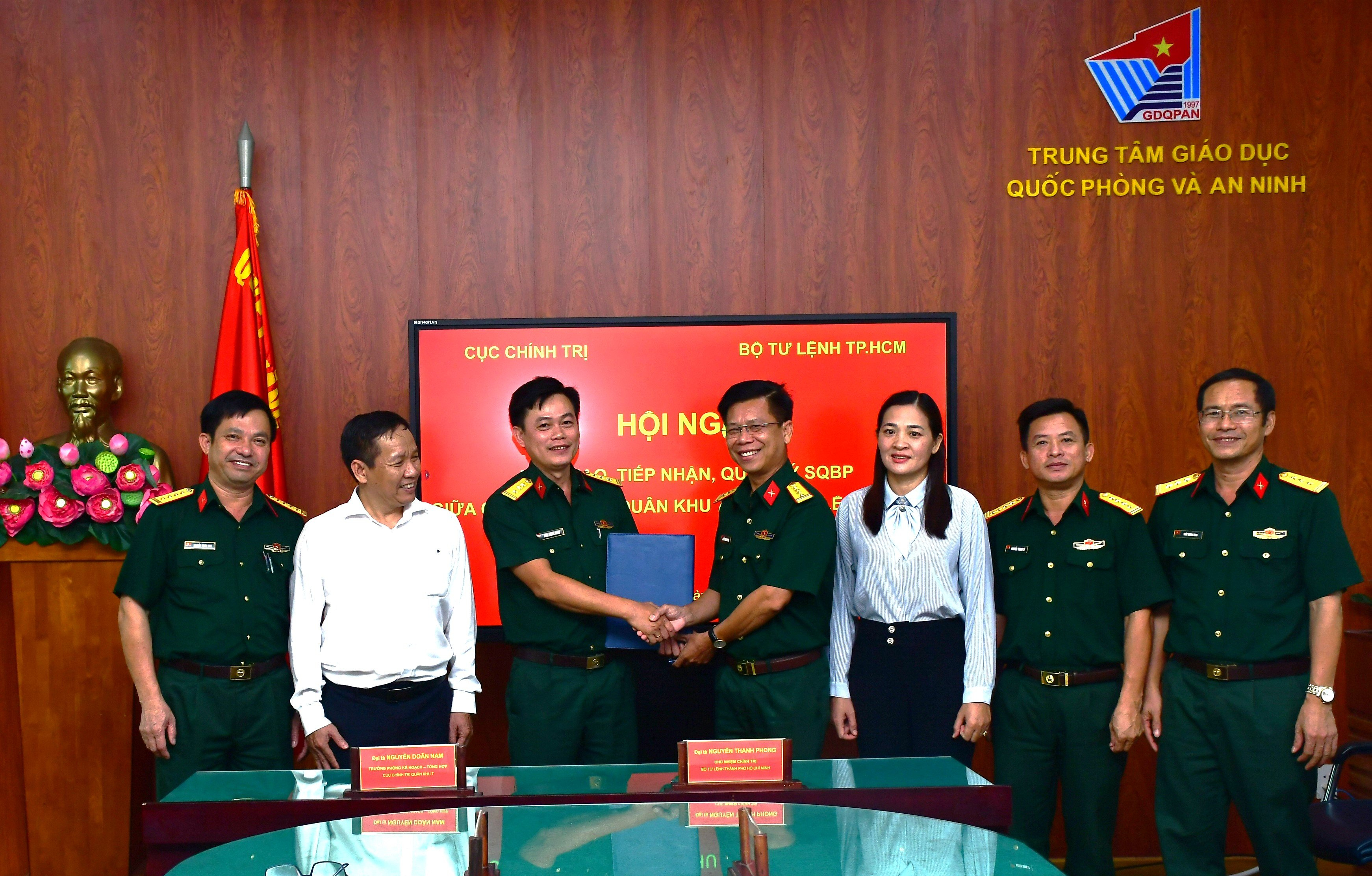 Hội nghị bàn giao và tiếp nhận, quản lý đội ngũ sĩ quan biệt phái