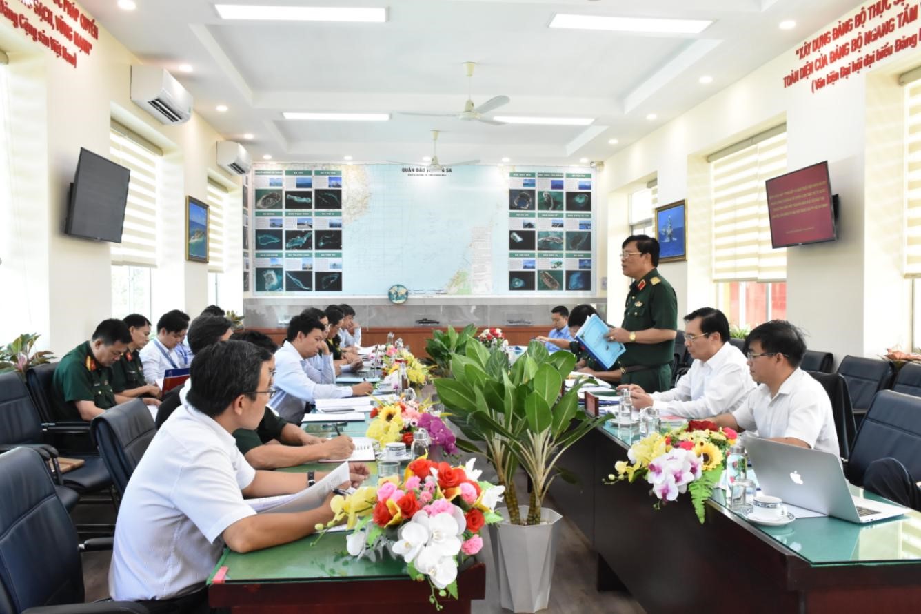 Đoàn khảo sát của Bộ Giáo dục và Đào tạo làm việc với Đảng ủy Đại học Quốc gia TP.HCM