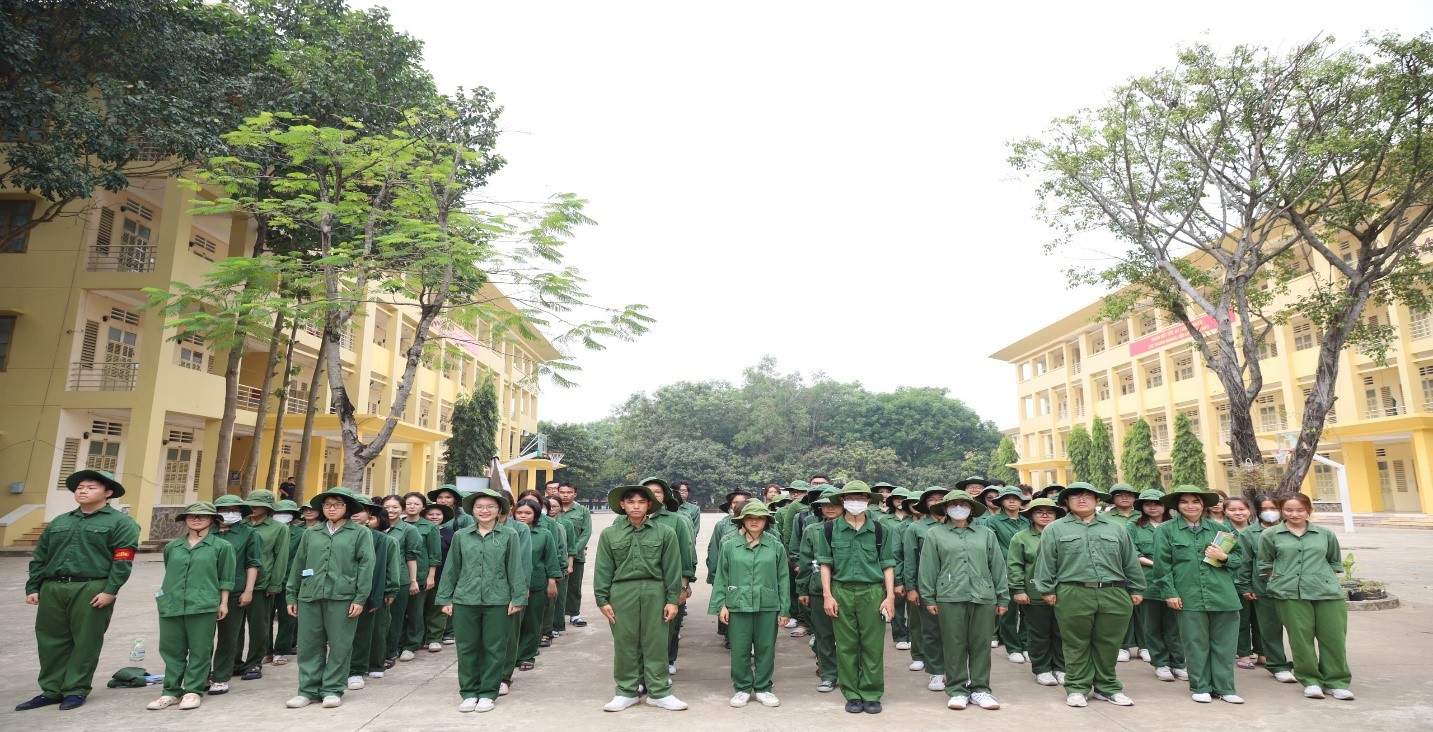 TRẢI NGHIỆM NẾP SỐNG QUÂN ĐỘI CỦA SINH VIÊN KHÓA 417