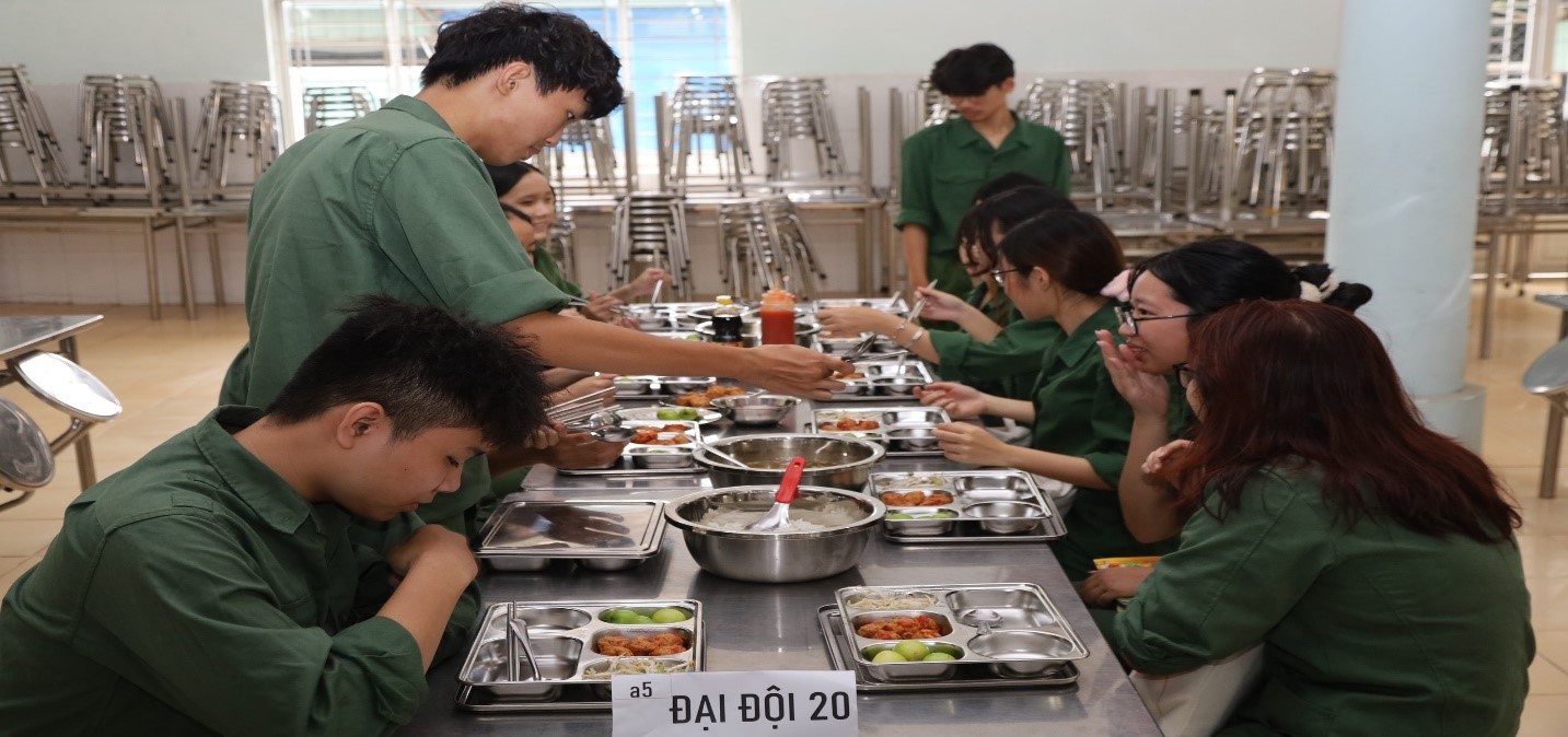 TRẢI NGHIỆM NẾP SỐNG QUÂN ĐỘI CỦA SINH VIÊN KHÓA 417