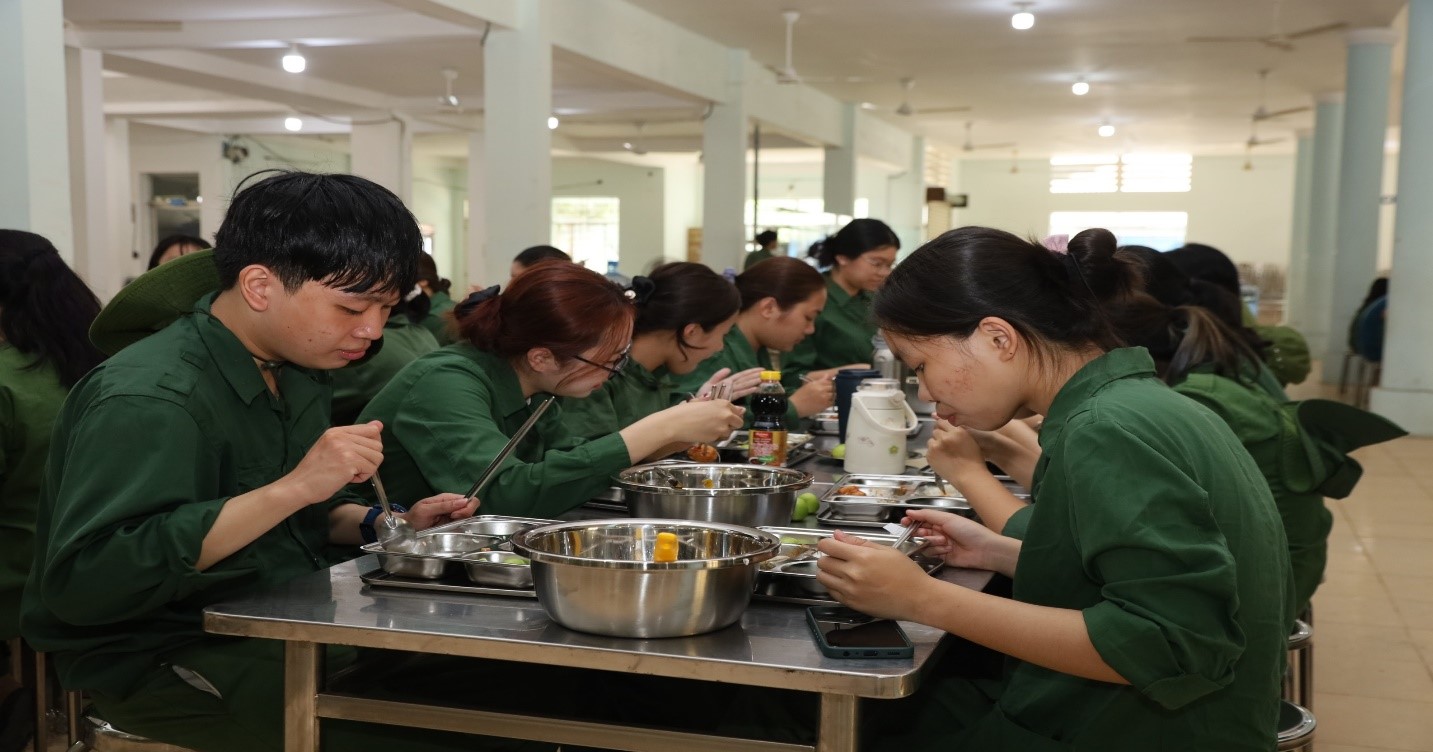 TRẢI NGHIỆM NẾP SỐNG QUÂN ĐỘI CỦA SINH VIÊN KHÓA 417