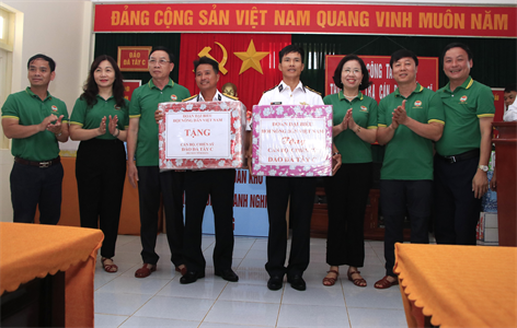 Đoàn đại biểu Quân khu 7 và các đơn vị kết thúc tốt đẹp chuyến thăm cán bộ, chiến sĩ và nhân dân huyện đảo Trường Sa