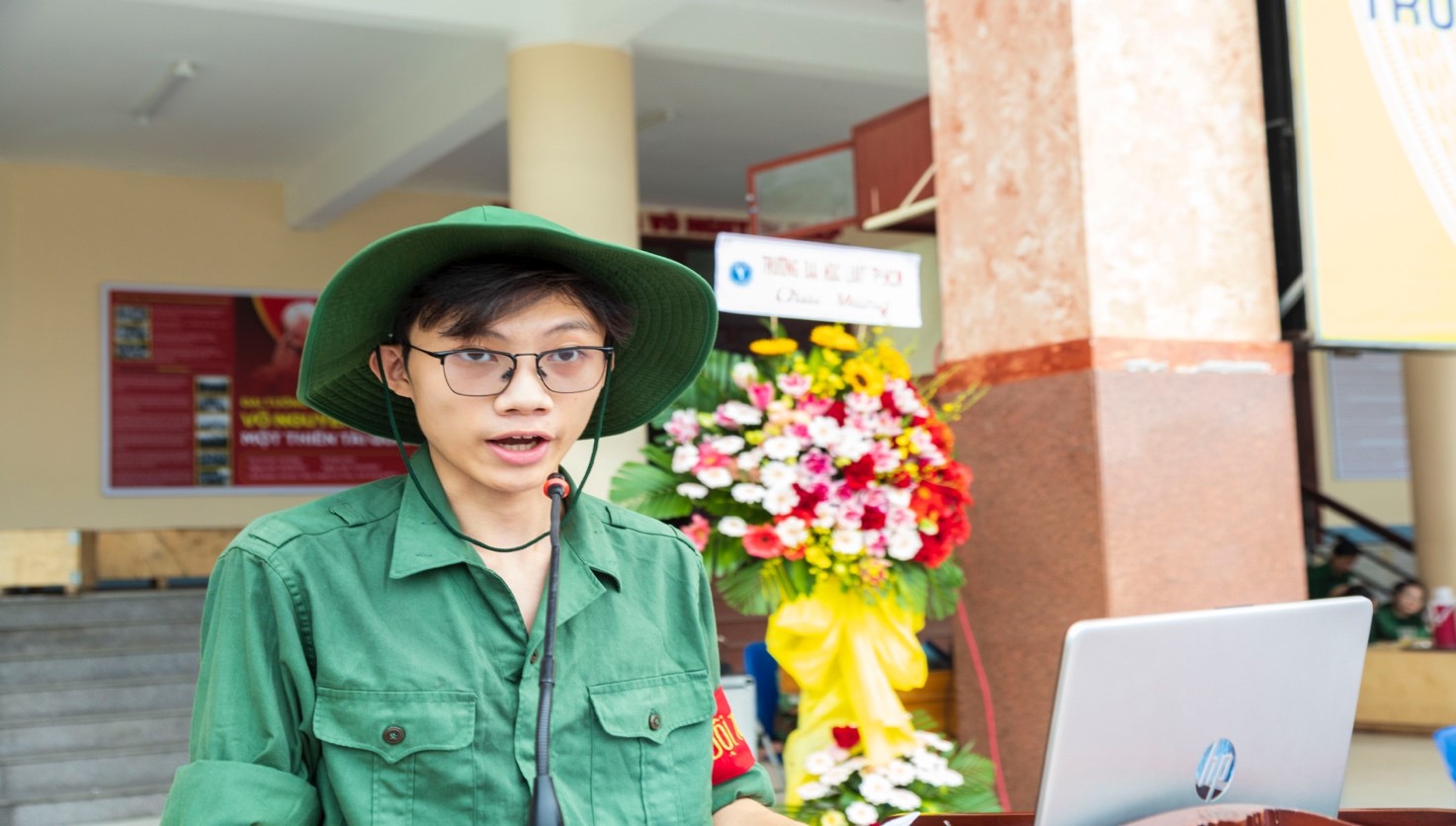Khai giảng khoá học Giáo dục Quốc phòng và An ninh Khoá 421