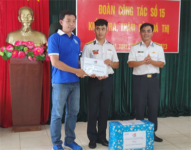 Trung tâm Giáo dục Quốc phòng và An ninh Đại học Quốc gia TPHCM hướng về Trường Sa
