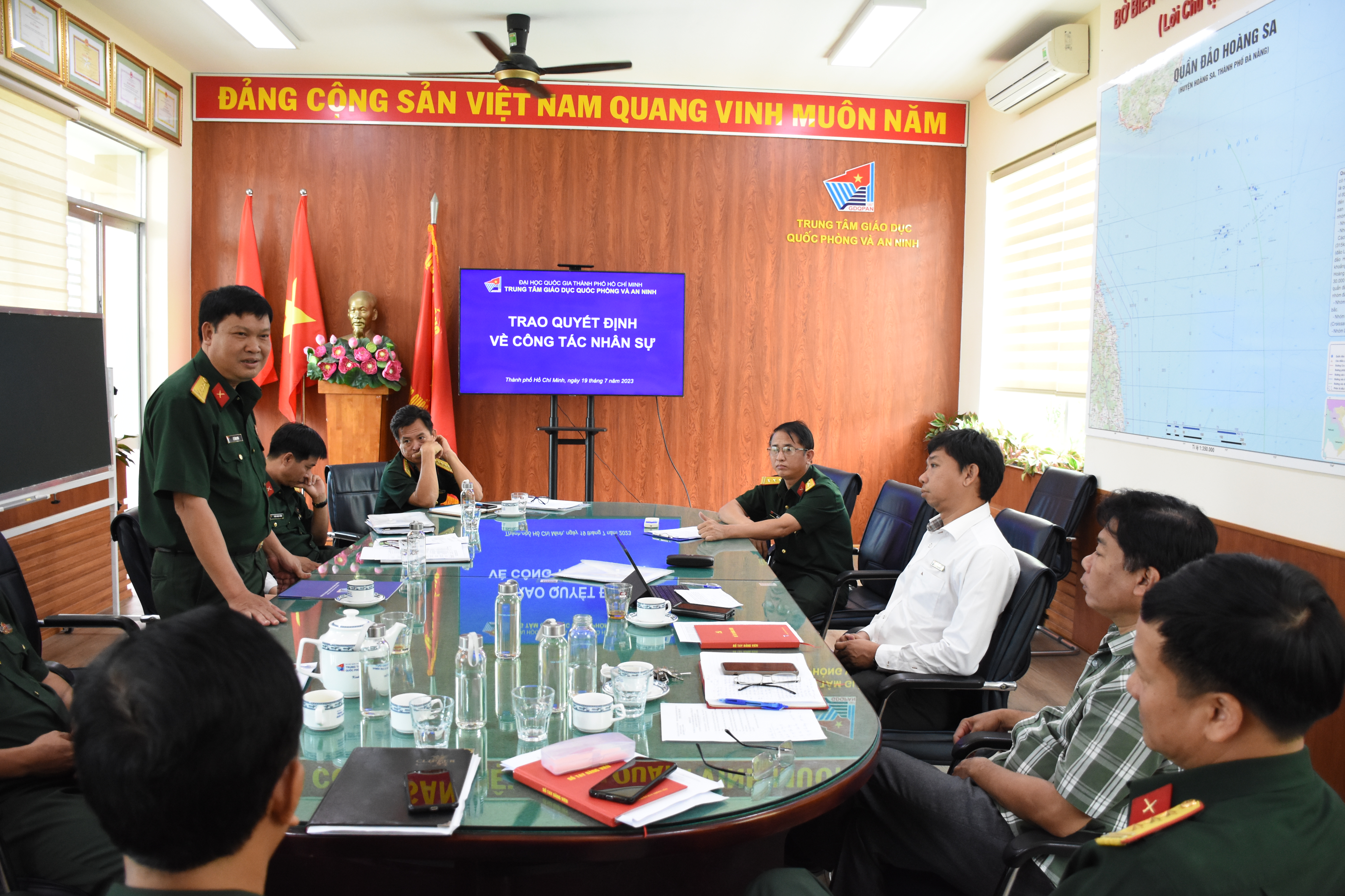 Lễ trao quyết định công tác nhân sự