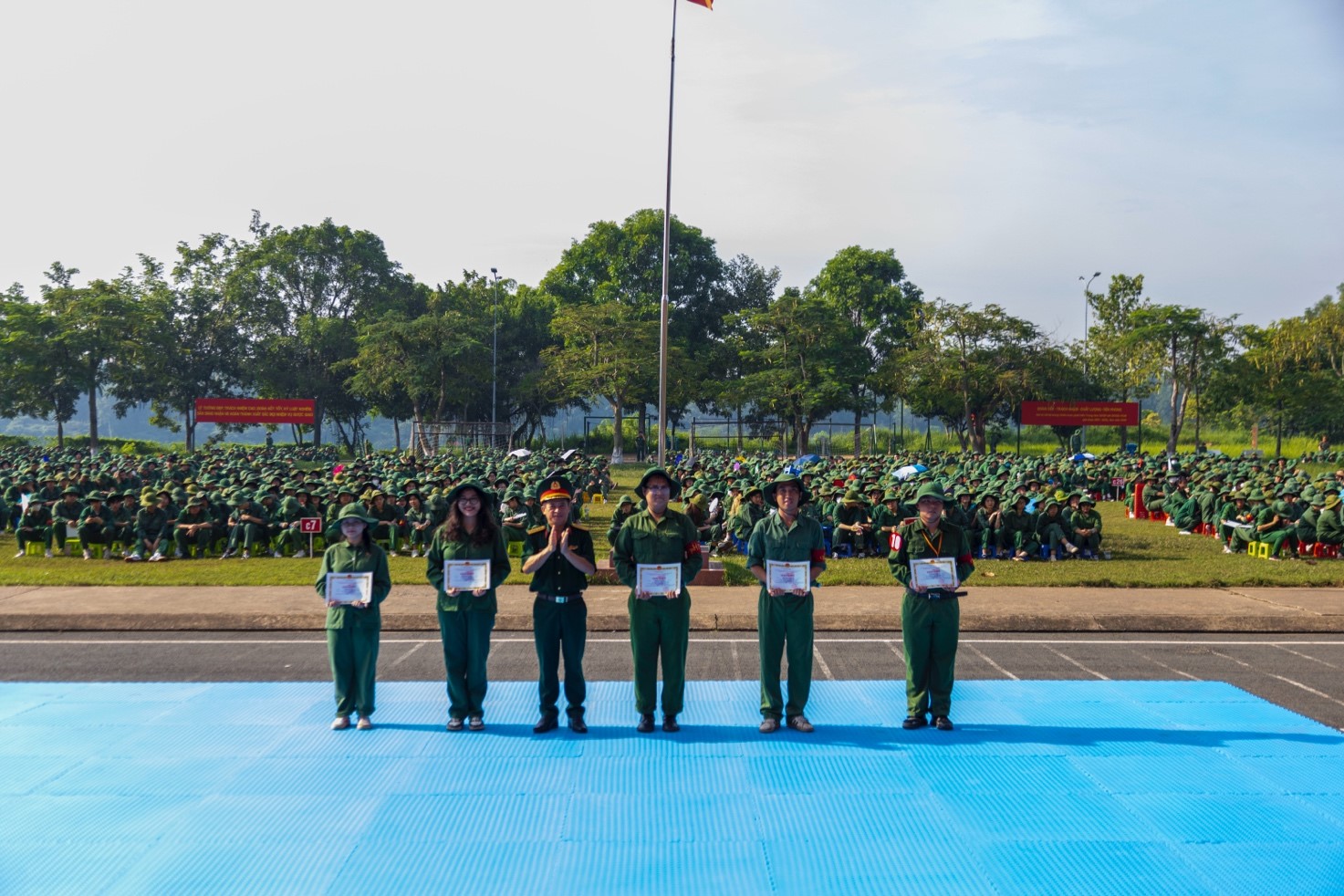 Lễ Bế giảng khoá học Giáo dục Quốc phòng và An ninh Khoá 425