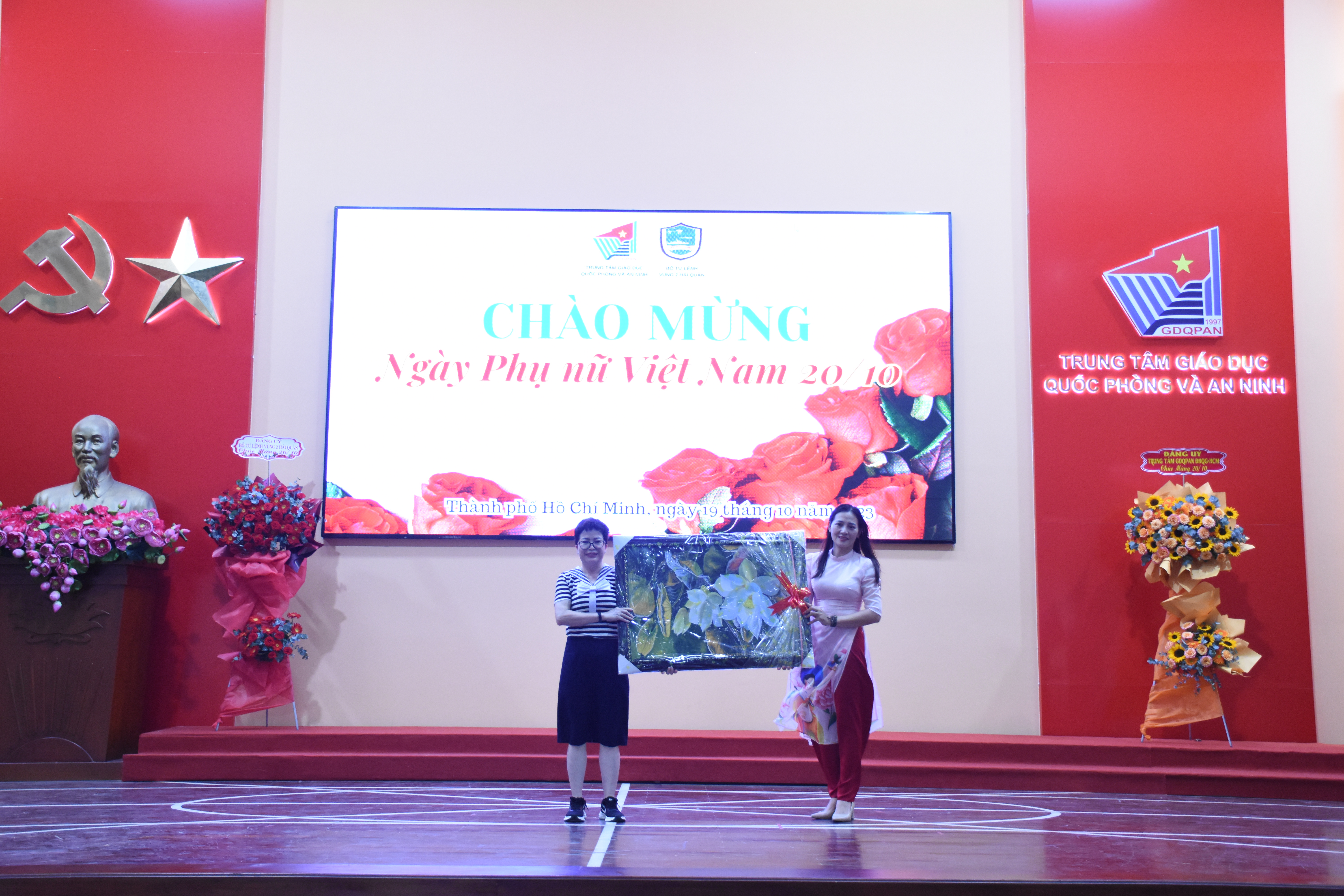 Hoạt động chào mừng Ngày Phụ nữ Việt Nam 20/10 tại Trung tâm Giáo dục Quốc phòng và An ninh