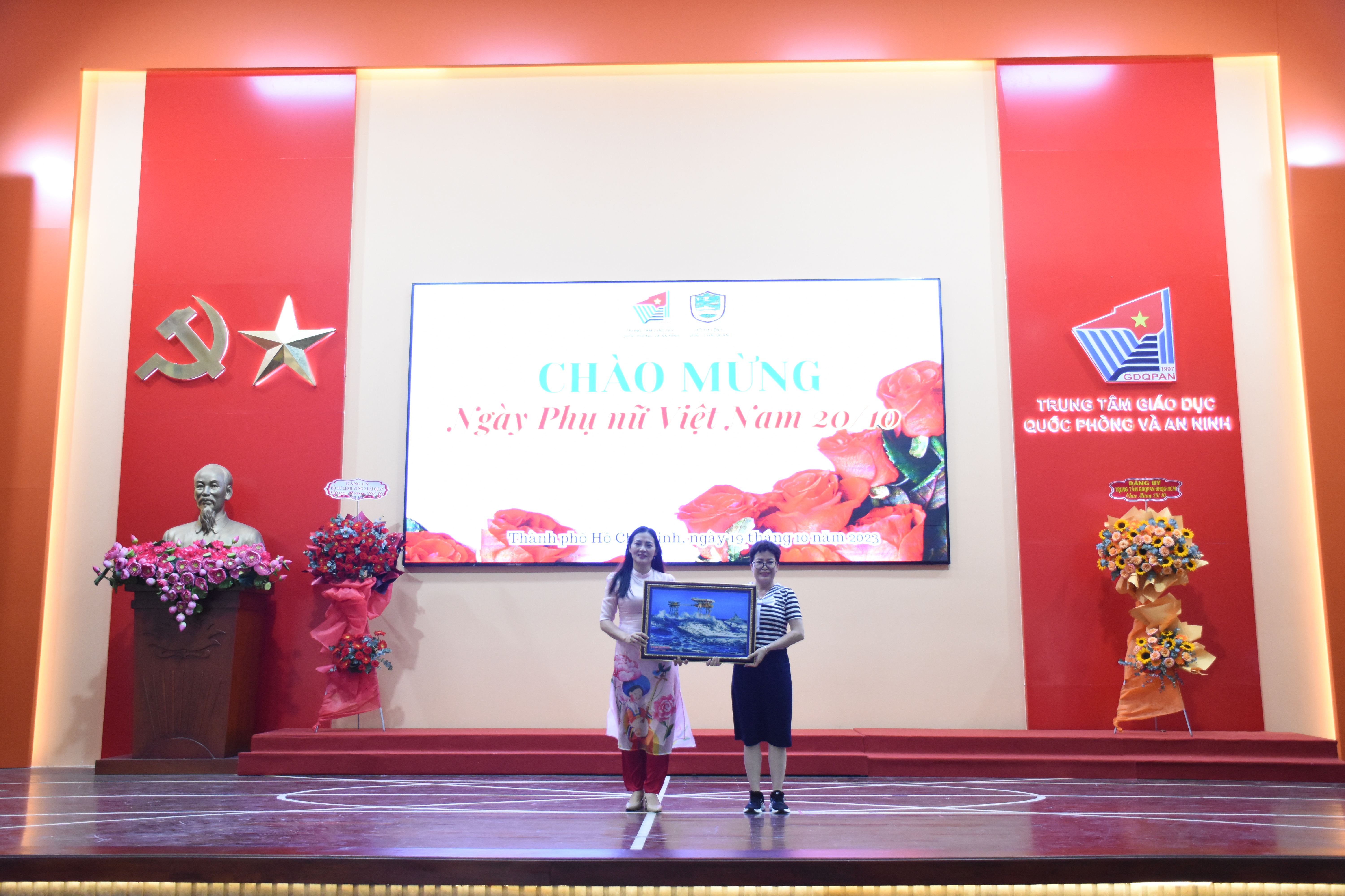 Hoạt động chào mừng Ngày Phụ nữ Việt Nam 20/10 tại Trung tâm Giáo dục Quốc phòng và An ninh