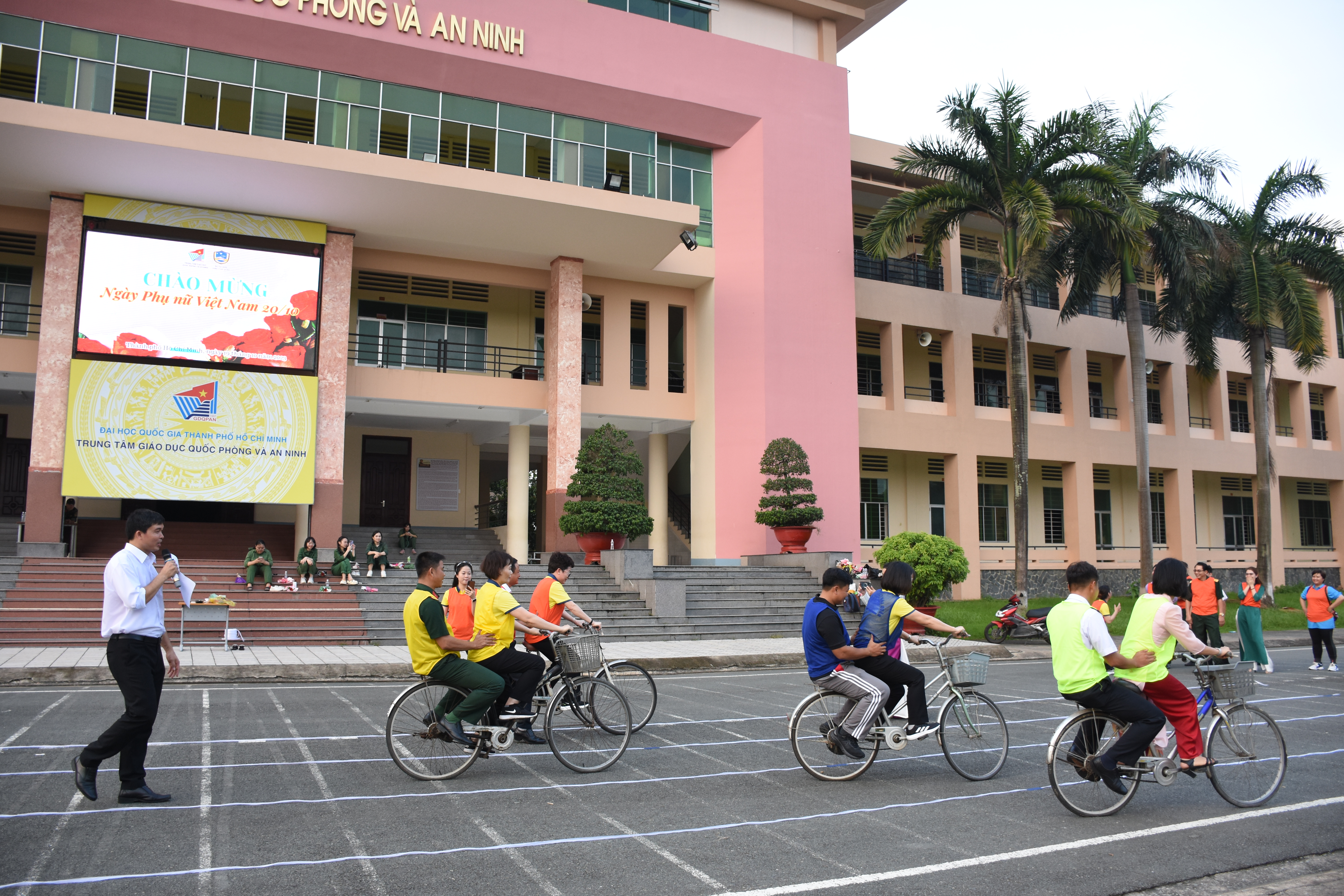 Hoạt động chào mừng Ngày Phụ nữ Việt Nam 20/10 tại Trung tâm Giáo dục Quốc phòng và An ninh