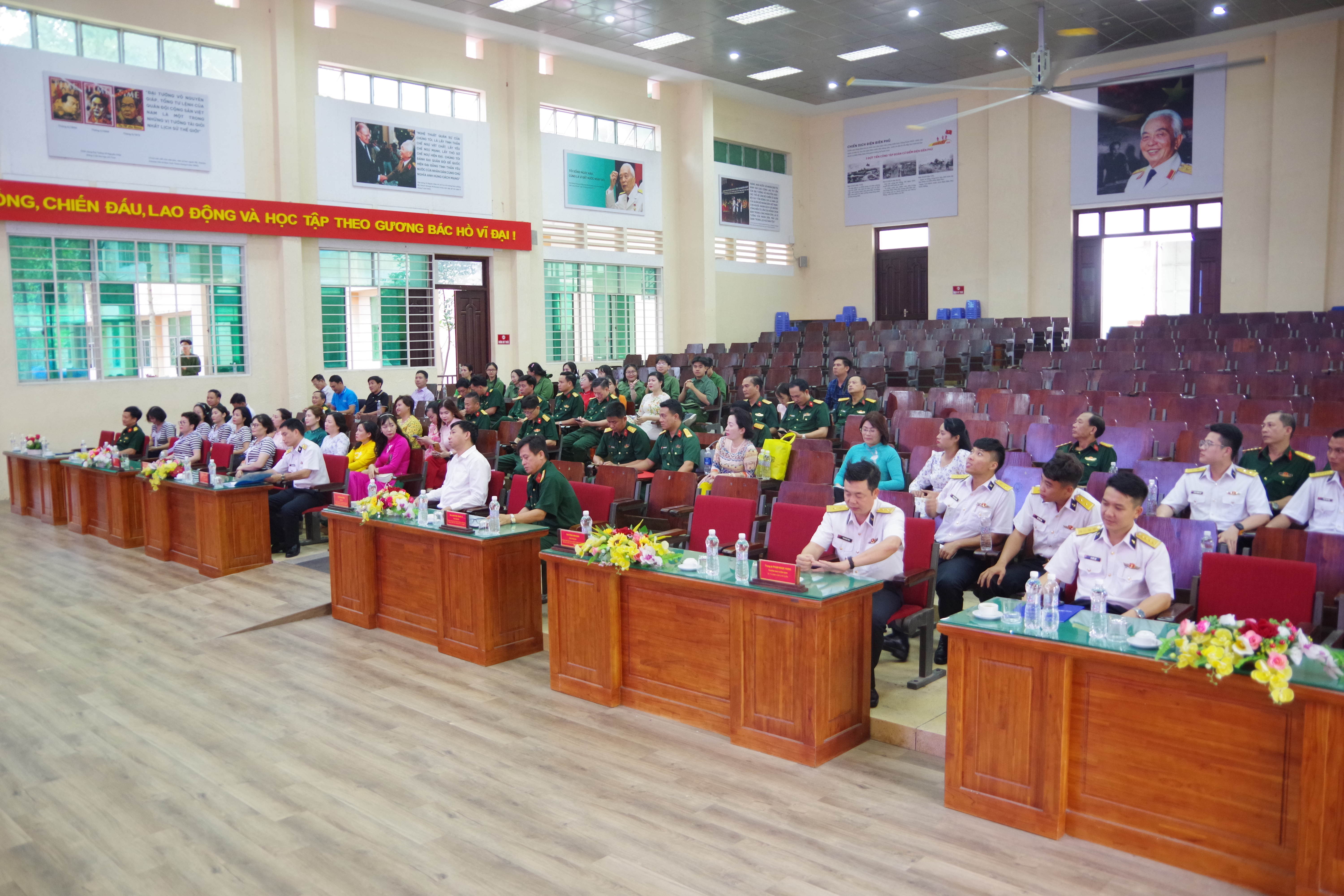 Hoạt động chào mừng Ngày Phụ nữ Việt Nam 20/10 tại Trung tâm Giáo dục Quốc phòng và An ninh