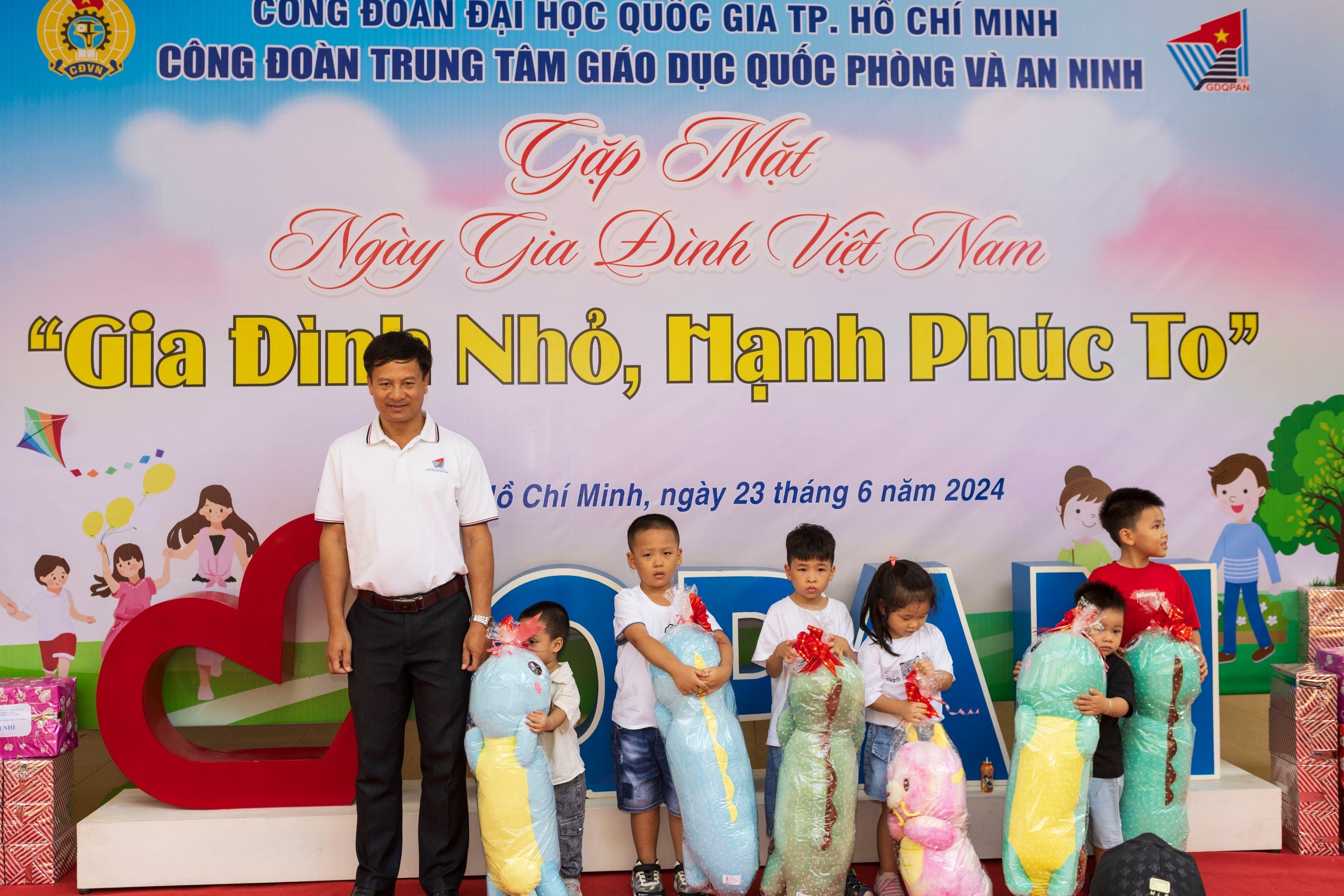 Gặp mặt Tổ chức các hoạt động Ngày Gia đình Việt Nam