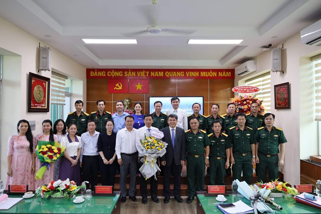 BỔ NHIỆM LẠI GIÁM ĐỐC TRUNG TÂM GIÁO DỤC QUỐC PHÒNG VÀ AN NINH ĐHQG-HCM