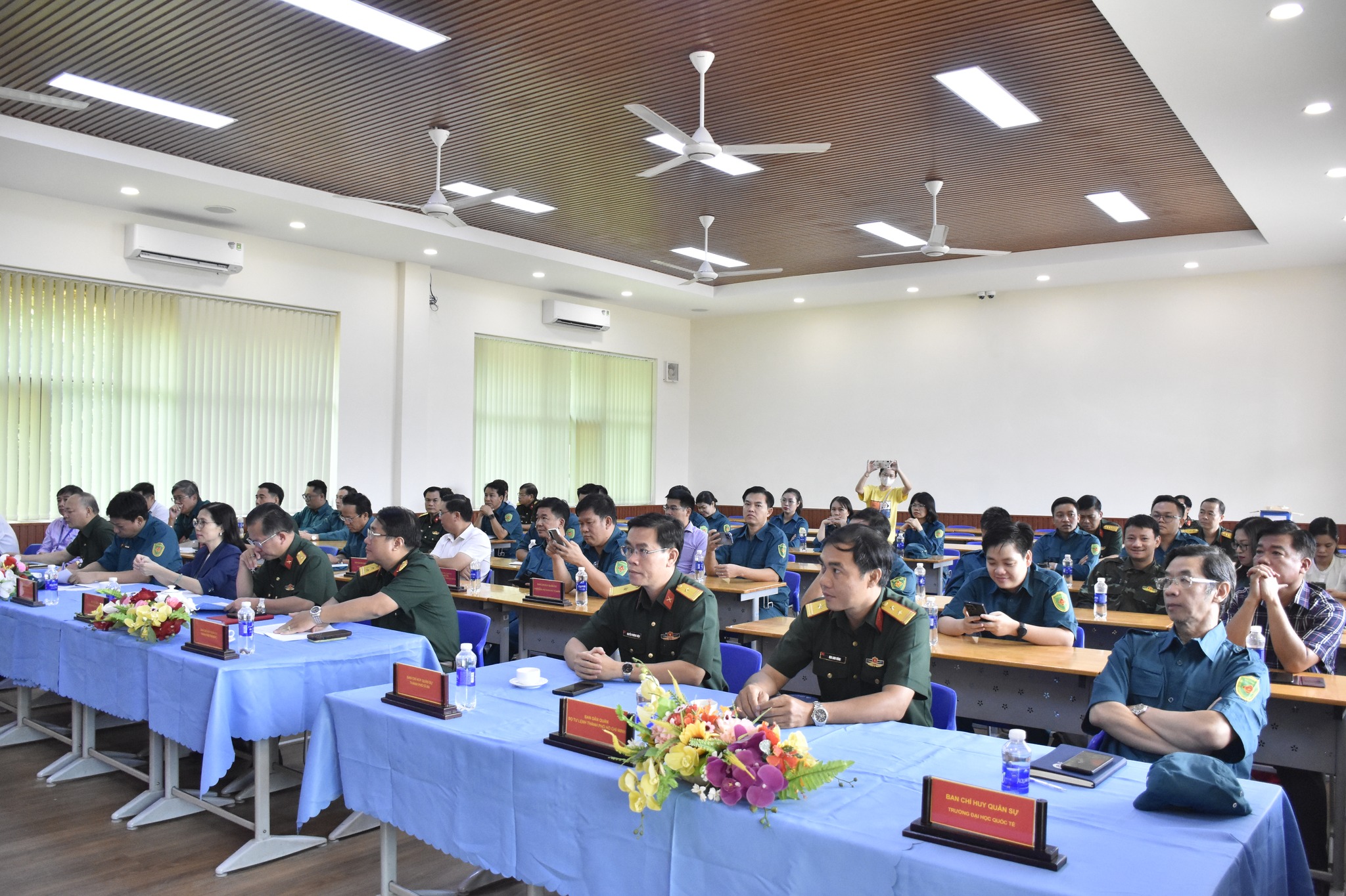 Hội nghị Gặp mặt Kỷ niệm 90 năm Ngày Truyền thống Dân quân Tự vệ (DQTV) Việt Nam (28/3/1935 - 28/3/2025) và Tổng kết công tác quốc phòng, quân sự năm 2024, triển khai nhiệm vụ năm 2025.