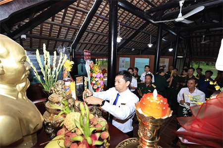 Trung tâm GDQP&AN ĐHQG Thành phố Hồ Chí Minh khánh thành Khu tưởng niệm Chủ tịch Hồ Chí Minh