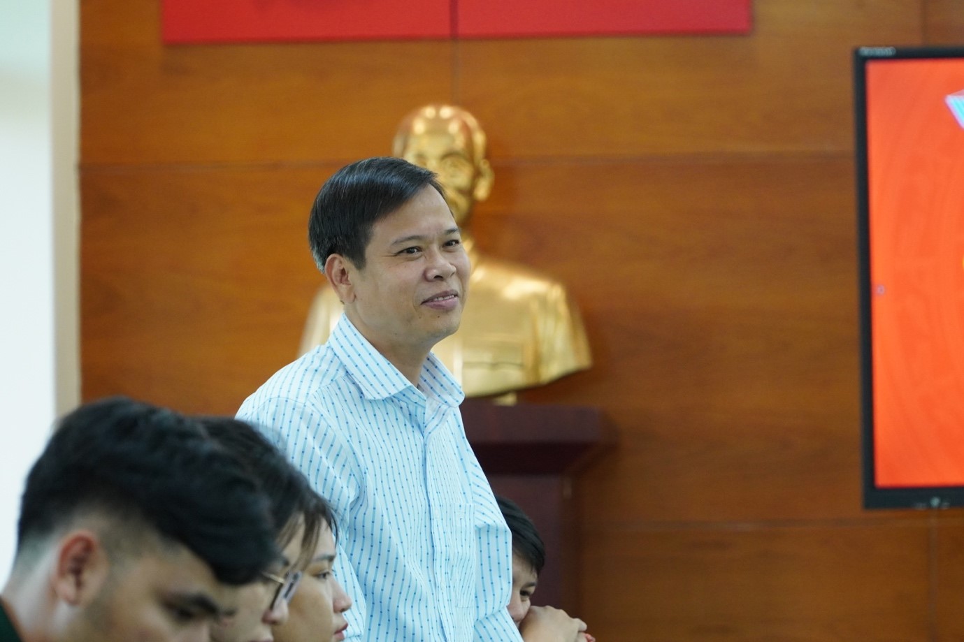 TRUNG TÂM GIÁO DỤC QUỐC PHÒNG VÀ AN NINH, ĐHQG-HCM TỔ CHỨC HỘI NGHỊ CÔNG BỐ VÀ TRAO QUYẾT ĐỊNH VỀ CÔNG TÁC NHÂN SỰ