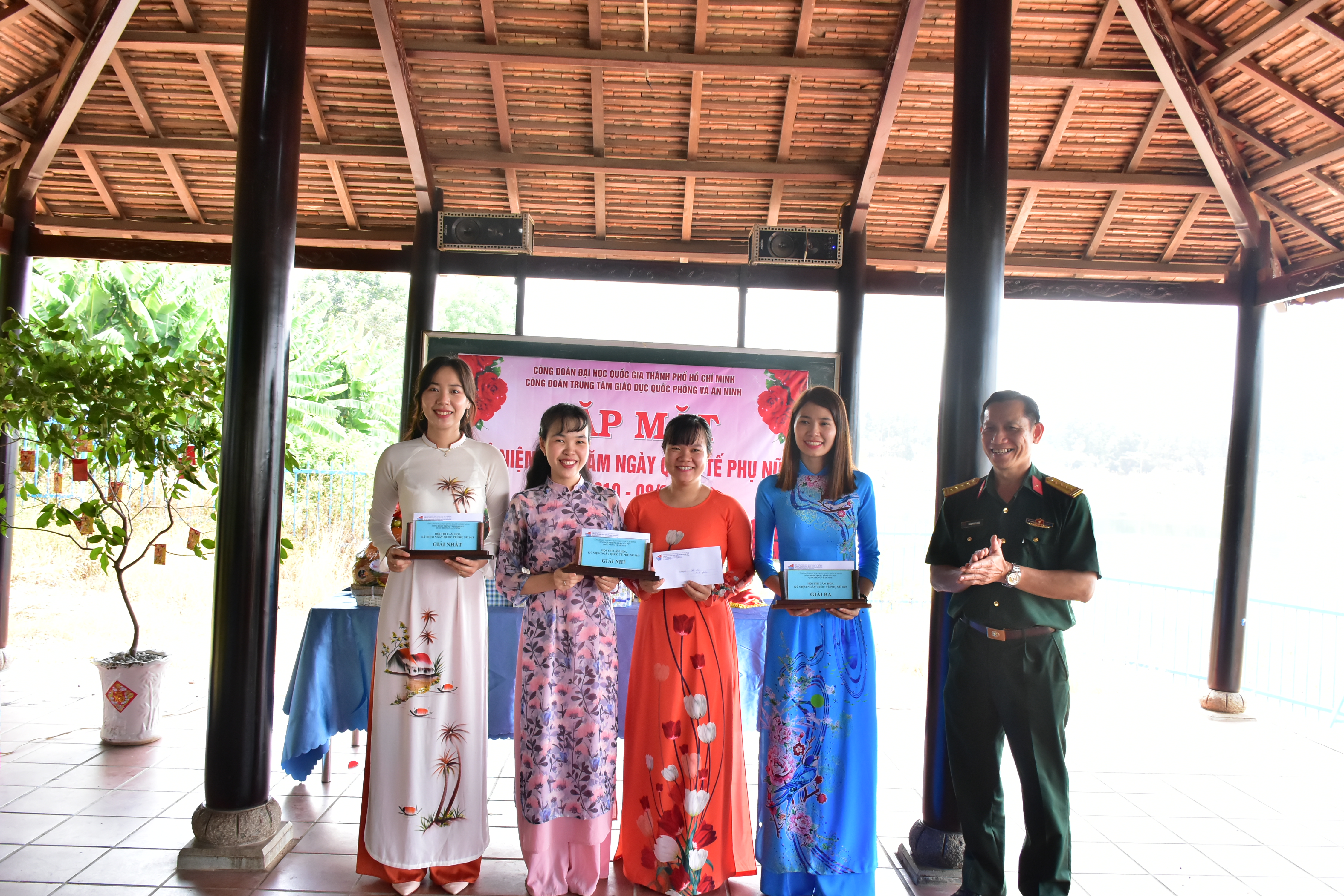 Công đoàn Trung tâm GDQPAN ĐHQG-HCM tổ chức các hoạt động kỷ niệm ngày Quốc tế phụ nữ 8/3.