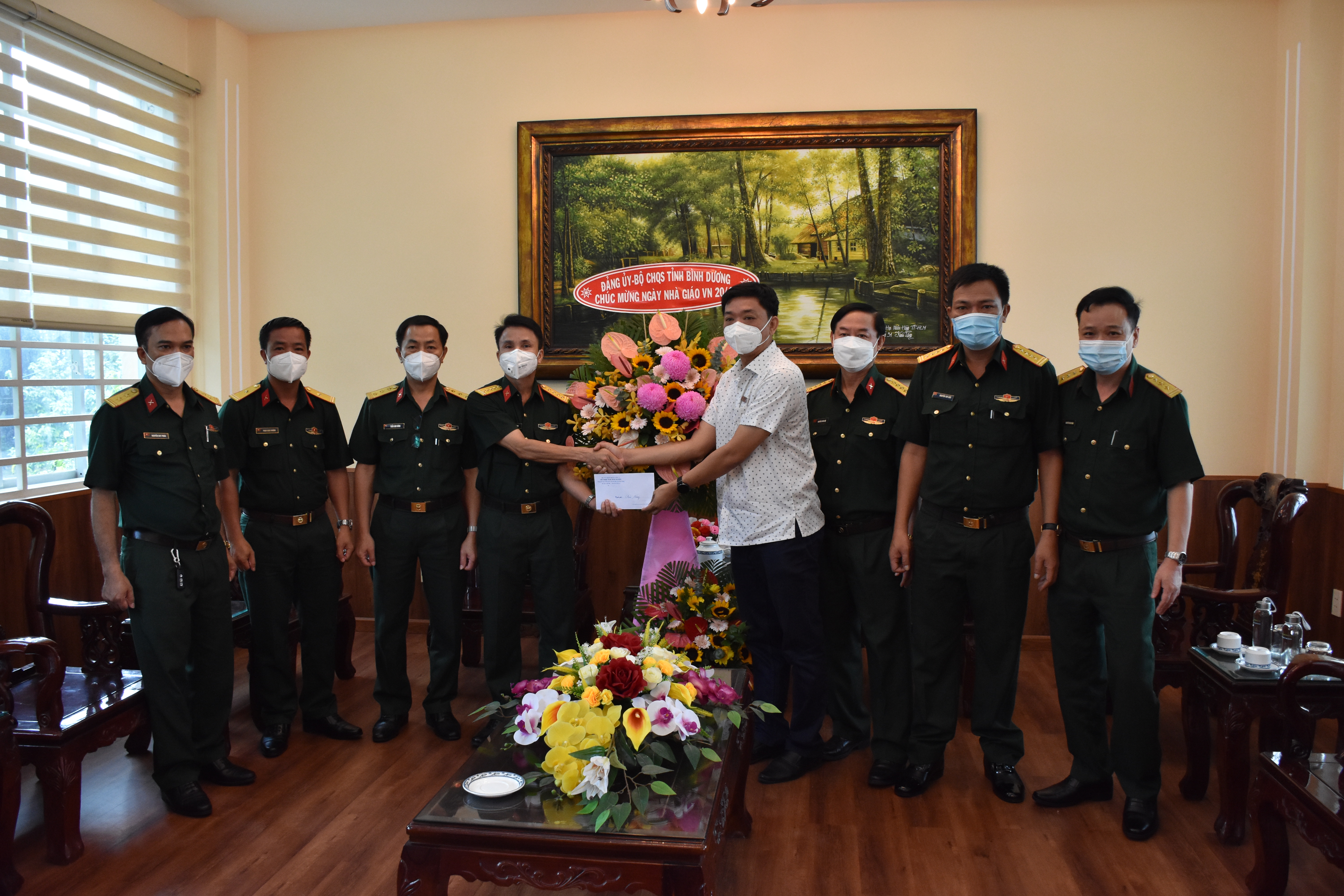 Vinh dự đón tiếp các đoàn thăm và chúc mừng nhân Ngày Nhà giáo Việt Nam 20-11